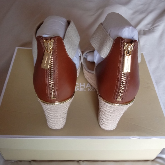 "New" Michael Kors Prue Wedges - Picture 7 of 10